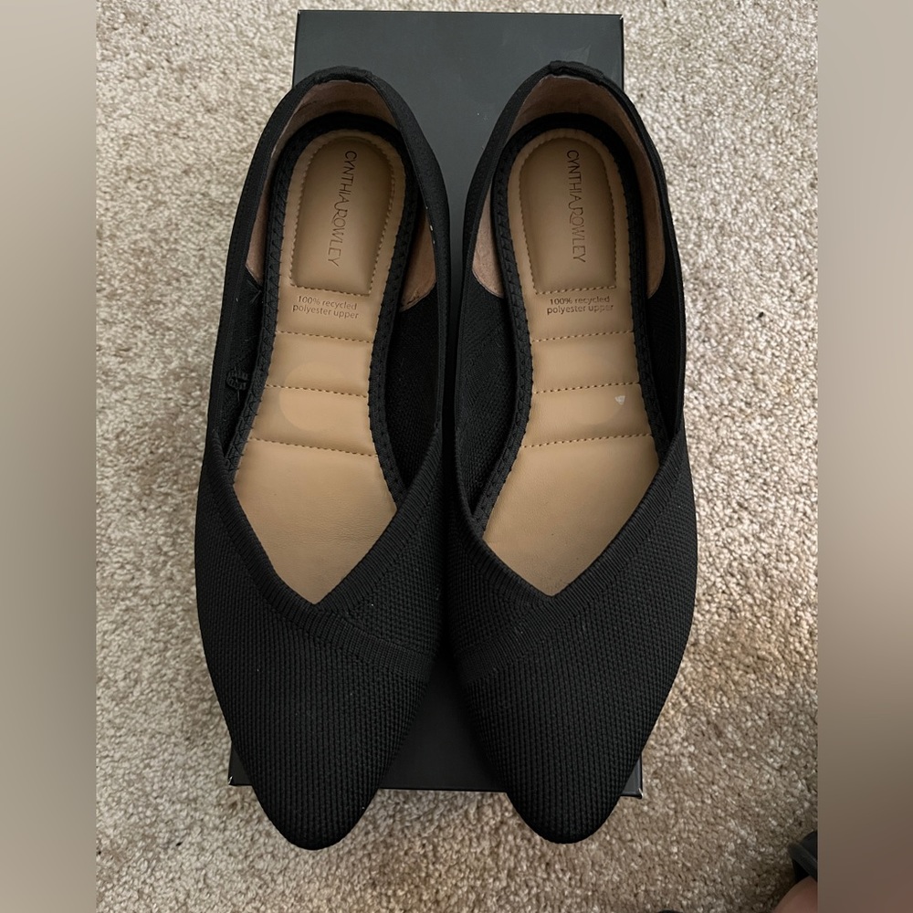 Black pointed flats